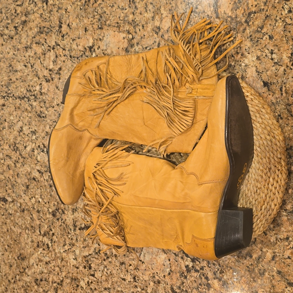 Dingo Gold/ Tan Fringe Heeled Boots - Picture 5 of 11